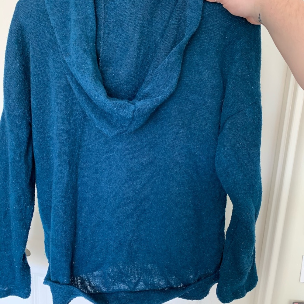 Blue Sweater - Picture 3 of 4